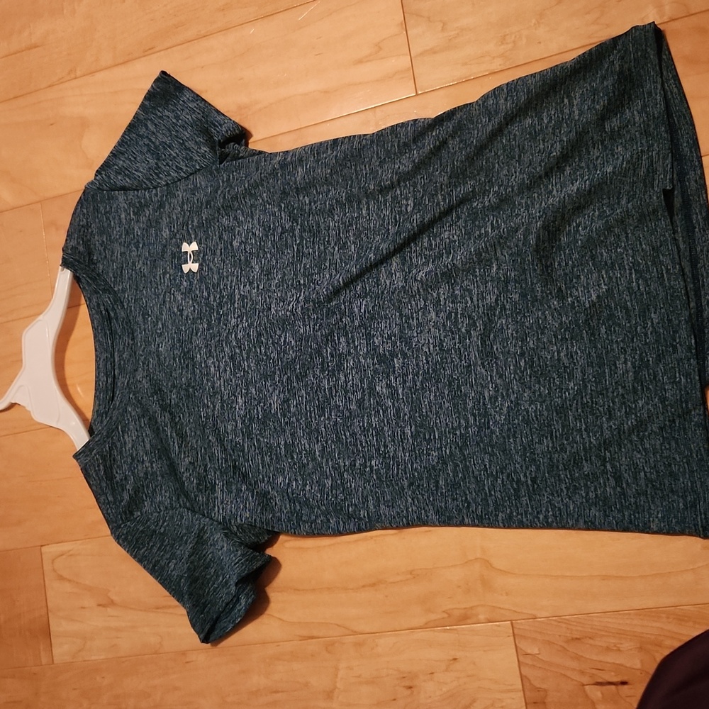 Womens size extra small blue under armor athletic shirt